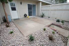 You'll need two people to handle stones weighing 100 pounds or more. How To Build A Loose Material Patio Dengarden