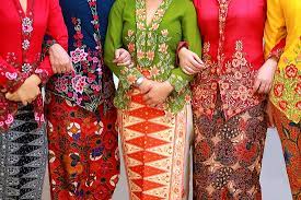 Aujourd'hui, les costumes nationaux indonésiens les plus largement reconnus. Indonesian Traditional Clothing Worldatlas