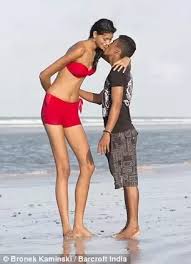 Hugging someone and lifting them to your height will involve a lot of strength and for someone you barely know, i doubt the hard pressing of the chests is going to feel natural. I Really Like A Girl But She S Slightly Taller Than Me Should I Still Pursue This Quora