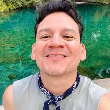 Adópteme, Maestra Miel ❌ Adópteme, Señora Ana ✓