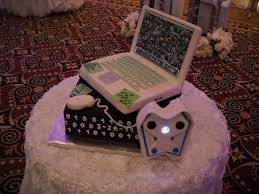 Portable, all the decoration is made of fondant. Apple Laptop Cake Cakecentral Com