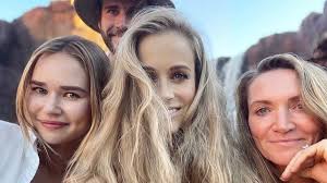 Liam Hemsworth Photobombs Girlfriend Gabriella Brooks