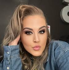 Gayla Waller's Instagram, Twitter & Facebook