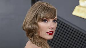 Fans Alarmed By Mariah Carey's 'Stiff' Movements In Viral Las Vegas Video