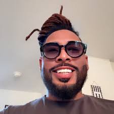 Lawrence Wade (@Lawrenc23155201)