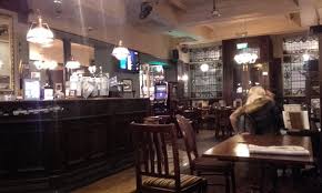 In london, and zone 1 especially, where drinks can be monstrously expensive, a spoons is something of a godsend. Wetherspoons London Restaurant Bewertungen Fotos Tripadvisor
