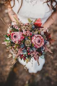 Boho Brautstrauss Mit King Protea Fur Ein Wedding Shoot Im Wildpark Dried Flowers Wedding Flower Bouquet Wedding Bridal Flowers