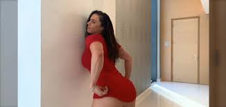 Linda Durbesson Stripping Big Ass And Tits Of 5355 | Hot Sex Picture