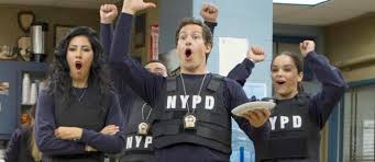 Captain ray holt takes over brooklyn's 99th precinct, which includes detective jake peralta, a talented but carefree detective who's used to doing whatever he wants. Brooklyn Neun Neun Erneuerten Fur Die 7 Staffel Auf Nbc Aktuelle Boulevard Nachrichten Und Fotogalerien Zu Stars Sternchen