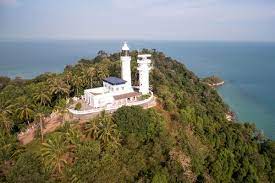 Ia kemudian dibina semula pada tahun 1860 setelah menara yang asal termusnah, akibat perang. Cape Rachado