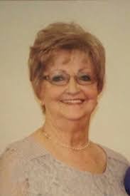 Lori Meade's Instagram, Twitter & Facebook