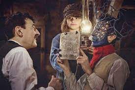 Dans la france des années folles, l'entreprise va se révéler aussi dangereuse que spectaculaire. See You Up There Review Au Revoir La Haut Variety