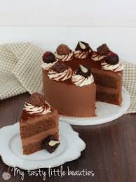 Sie wünschen sich eine geburtstagstorte, eine hochzeitstorte, torten oder kuchen für besondere anlässe oder ein besonderes geschenk? Pralinen Torte Kuchen Und Torten Kuchen Desserts Torten