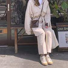 顔隠し写真 ってなんか可愛い インスタグラマーに学ぶ撮り方6選 したいが見つかる 流行先取りメディア petrel ペトレル ファッション トレンドファッション 顔隠し