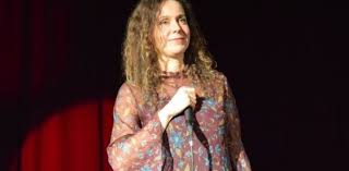 27 iulie 1969 (51 de ani) zalău, românia. Sotia Lui Dacian Ciolos Modestie Rara Spectatorii Din Oradea Habar N Au Avut Cine A Cantat In Fata Lor Aktual24