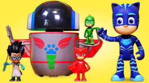 Su bonito logo en 3d con las mascaras identificativas de cada uno de los personajes, puede quedar muy bien si colorear una letra de cada color. Juguetes Pj Masks Dibujos Animados Y Videos Para Ninos Facebook