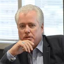 The world's largest timeshare firm uses cash to motivate its workers to  stay healthy