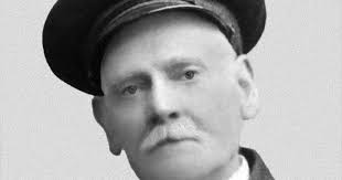 Intertwining Branches: A Grand Old Man