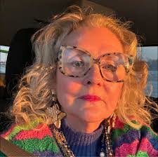 Carol Tharp's Instagram, Twitter & Facebook