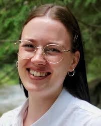 Carolyn Dorr's Instagram, Twitter & Facebook