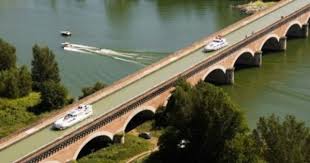 Epingle Sur Ponts Passerelles Viaducs Et Aqueducs