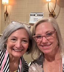 Willow helped me bake some tuna cookies Sunday afternoon 🦴👩🏼‍🍳🐾