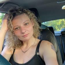 What are some weekend events and activities to do in the Poconos in May?