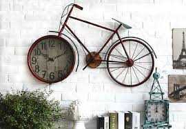 Motifnya yang unik dan warnanya yang cantik, memberikan kesan tersendiri pada ruangan yang didekorasi dengan keramik dinding ini. 10 Inspirasi Hiasan Dinding Unik Untuk Ruang Tamu Ruang Keluarga Rumah123 Com