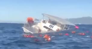 boat sinks with almost 60 tourists in