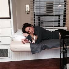 Ashley Benson Tyler Blackburn Reunite On The Ravenswood Set Photos Tyler Blackburn Ashley Benson And Tyler Blackburn Pretty Little Liars