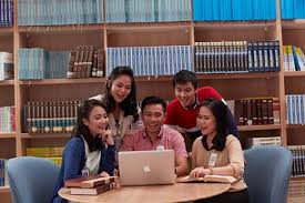 Pemohon mestilah menghantar permohonan sewaktu semester pertama di tahun pertama pengajian 2. Kominfo Buka Pendaftaran Beasiswa S2 Luar Negeri Ini Syarat Dan Berkas Yang Harus Disiapkan Halaman All Kompas Com