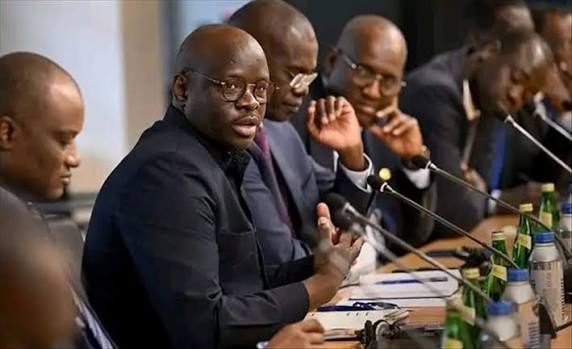 La décision de Cheikh Diba devant le FMI - aDakar Photos