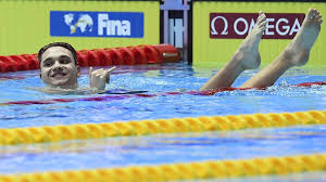 He has won a gold medal and a silver at the world championships, as well as three golds at the european championships. Milak Kristof Szenzacios Vilagcsuccsal Vilagbajnok 24 Hu