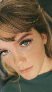 THE POWER OF A BROW TINT + WAX , An easy way to get the look of polished,  even brows, without the commitment of permanent make up or the time wasted  in the morning to get them crisp 👌🏽 a must for any ...