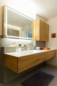 Badmobel In Eiche Rustikal Massiv Naturholz Tischlerei Lunger Sudtirol Armadietti Cucina Armadietti Cucine