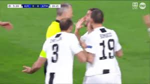 The tv footage clearly showed he was hardly touched, even though he. Kuipers Keurt Vroege Goal Van Juventus Af Ronaldo Belaagt Arbiter Met Var Gebaren Voetbalprimeur Nl