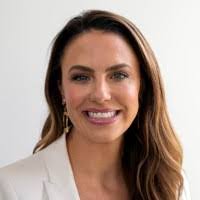 Leah Lindsey's Instagram, Twitter & Facebook