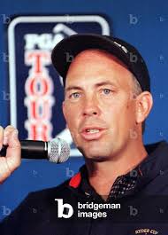 Image of TOM LEHMAN TALKS TO PRESS AS LEADER OF AT&T, 1998-01-29