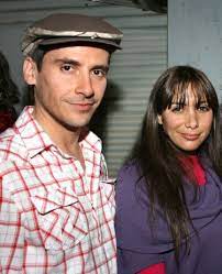 El actor nacional álvaro espinoza fue detenido este sábado, luego que personal policial llegara hasta su domicilio por una reunión social que superaba el aforo permitido. Conocida Actriz Es El Verdadero Amor De Alvaro Espinoza Fuera De Pacto De Sangre Tecache Cl