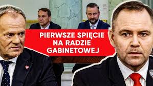 Pokaz bezradności". Kaczyński ostro o rekonstrukcji rządu