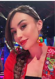 Sola Baila la Bomba: Moda Boliviana en Movimiento