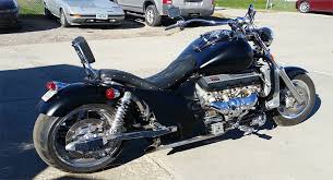 Real slick cool gangsta trike! You Ll Need A Lot Of Guts To Buy This 8 2 Litre Boss Hoss Motorcycle Carscoops
