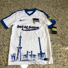 Us$ 14.50 add to cart. Ø§Ù„ÙØ³Ø§Ø¯ Ø¹Ù„Ù‰ Ø§Ù„Ø£Ø±Ø¶ Ù‡Ù…Ø³Ø© Hertha Berlin Jersey Alterazioni Org