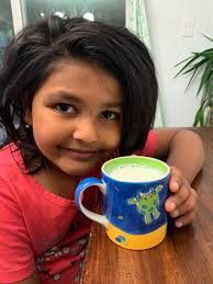 Our friends gave us some homemade plain yogurt! I had it with spinach! It  is so delicious that I am having it again as a dessert 🍨! Honey 🍯 & plain  yogurt