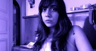 Artista plástica Raissa de Góes usa técnica inusitada para 'absorver'  conteúdo de livro