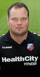 Ajax nam hem in 2009 over, waarna hij in de arena als derde keeper achter maarten stekelenburg en kenneth vermeer mocht aansluiten. Jeroen Verhoeven Jeroen Verhoeven