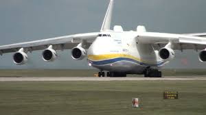 Le plus gros hydravion du monde effectue son vol inaugural », sur europe1.fr (consulté le 25 décembre 2017). Le Plus Gros Avion Du Monde Est Russe