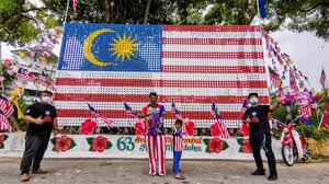 Jangan lupa untuk membookmark hiasan hari kemerdekaan di pejabat menggunakan ctrl d (pc) atau command d (macos). Dr M Kandapan Pejabat Penerangan Daerah Johor Bahru