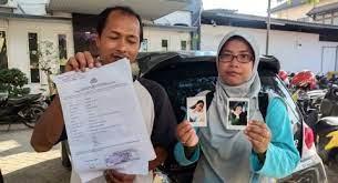 Mengingat pentingnya peran seorang apoteker tersebut, maka dari itu, program studi farmasi fakultas kedokteran tanjungpura melakukan suatu upaya berupa pengalaman kerja yang dikenal sebagai praktek kerja lapangan (pkl). Setelah Hilang Enam Hari Orang Tua Anisa Cabut Laporan Di Kepolisian Suara Jatim