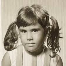 Ryan sin mors nye Twitter-profilbilde av henne som barn ser akkurat ut som  Ryan : r/SuperMegaShow